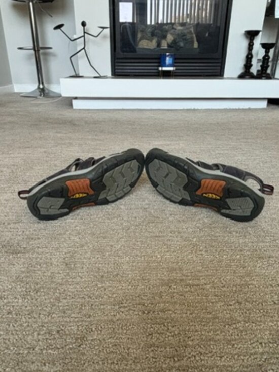 Keen Men\'s Newport H2 Sandals in Great Condition main image 4